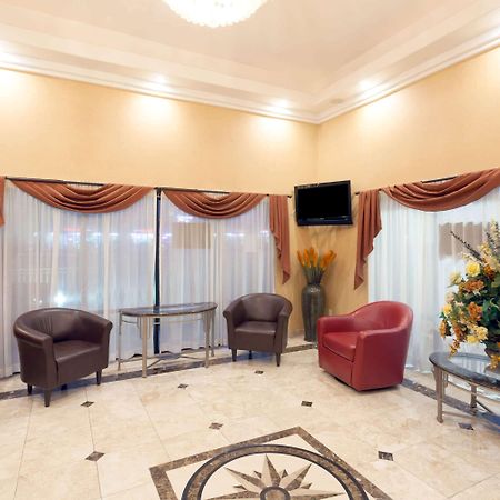 Howard Johnson Inn And Suites - Pico Rivera Exterior photo