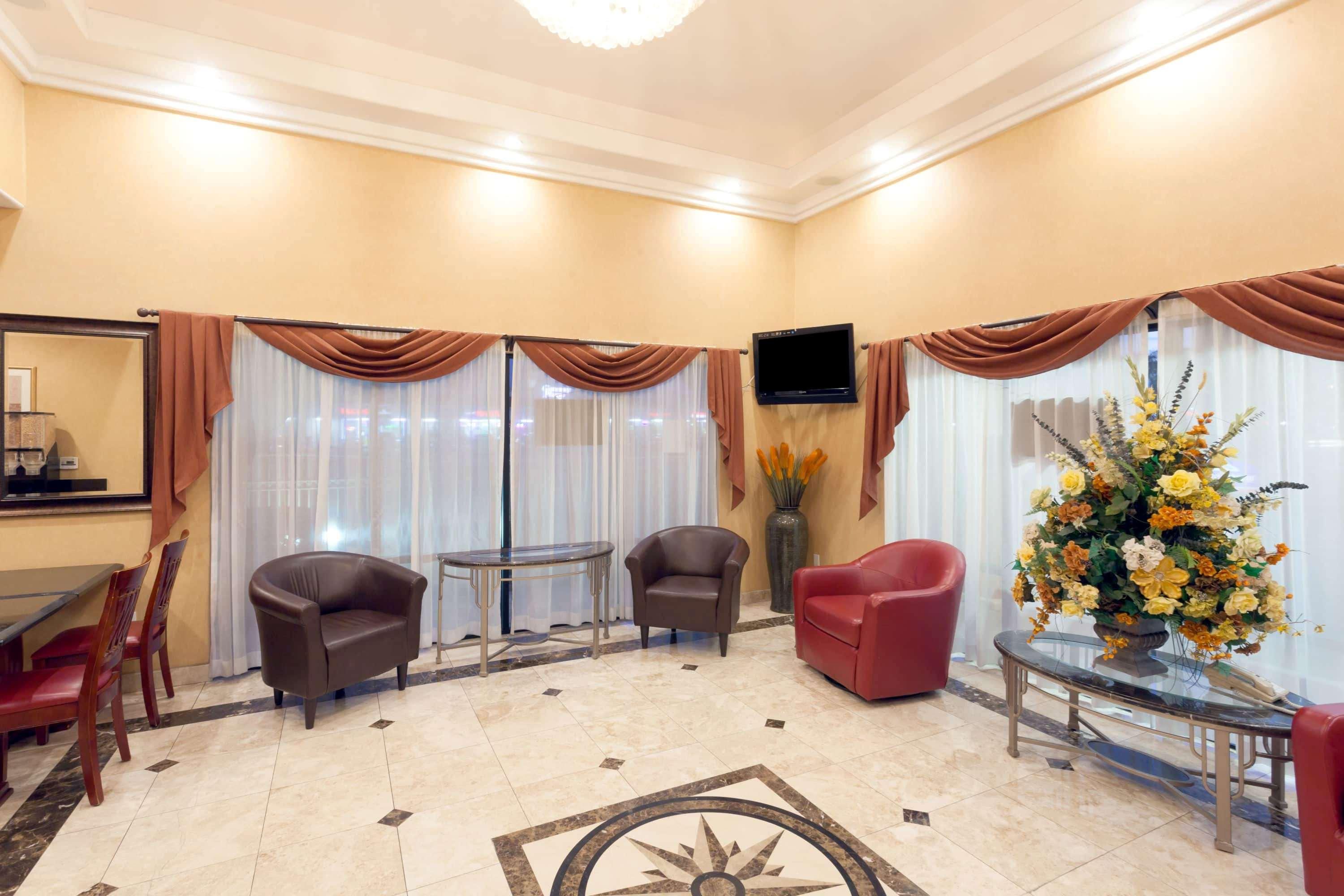 Howard Johnson Inn And Suites - Pico Rivera Exterior photo